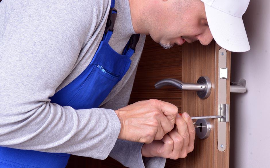 serrurier pour ouverture de porte coincée Longpont-sur-Orge