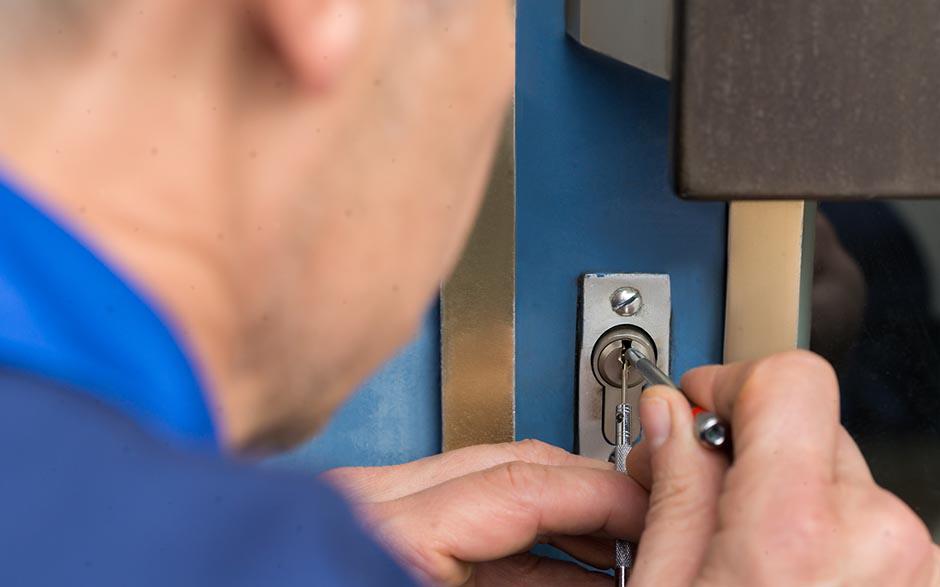 service irréprochable serrure porte blindee Eyguières
