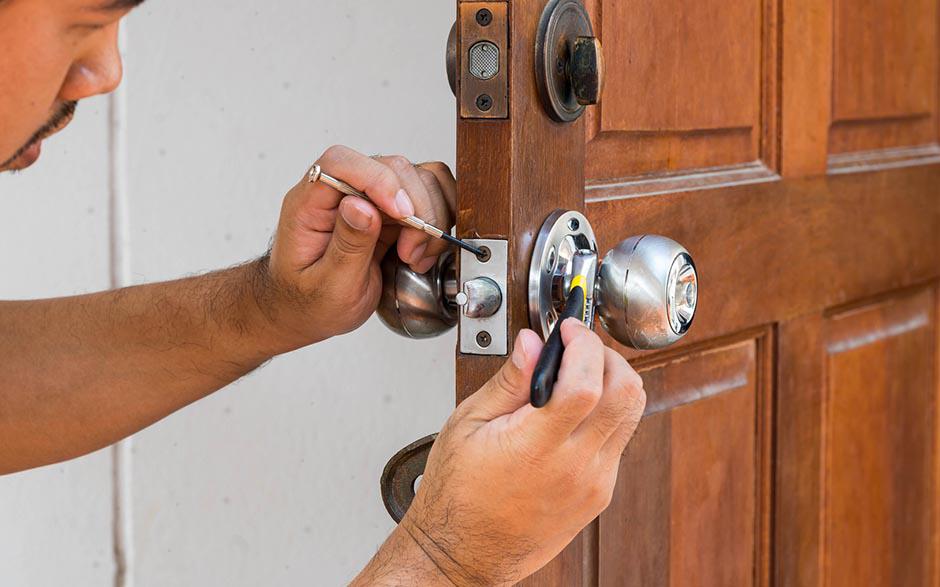 serrurier pour ouverture de porte coincée Longpont-sur-Orge